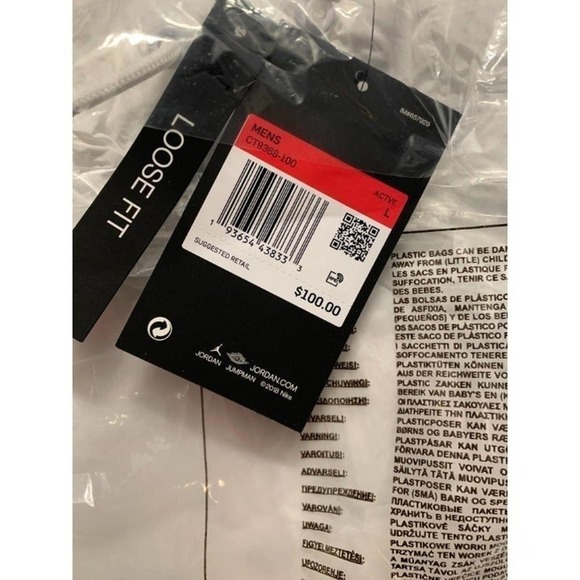 NEW Jordan Jumpman Men's Windbreaker Large White /Black /Silver - Picture 6 of 6